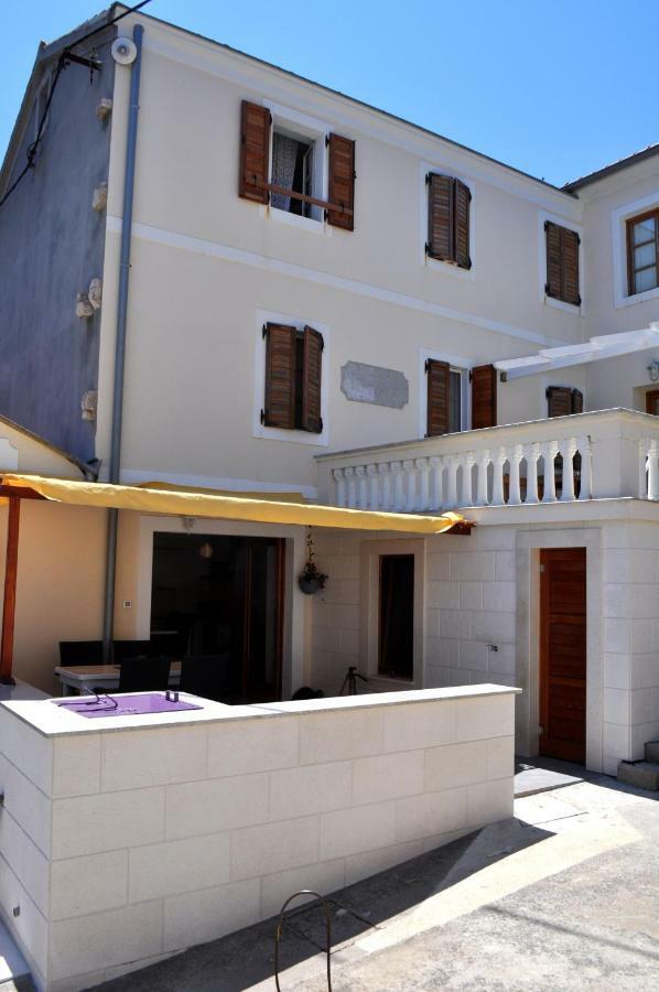 Bay Sascica Apartment Sali Ngoại thất bức ảnh