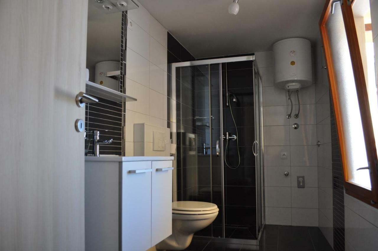 Bay Sascica Apartment Sali Ngoại thất bức ảnh